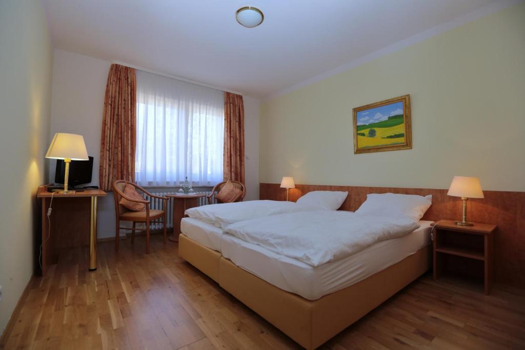 Hotel Am Rossberg Altenahr Extérieur photo