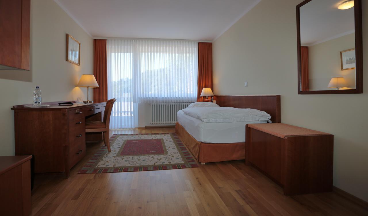 Hotel Am Rossberg Altenahr Extérieur photo